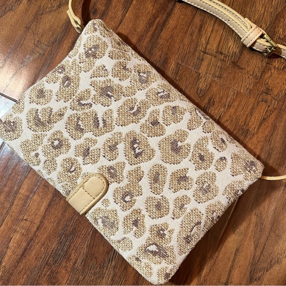Anthropologie NWOT Crossbody Bag Woven Fabric Beige Sable Animal Graphic Clutch - Picture 6 of 9